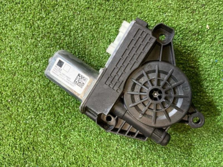 BMW / 1-Series / Мотор стеклоподъемника