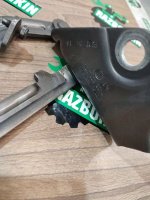 Volkswagen / Touareg / Петля капота