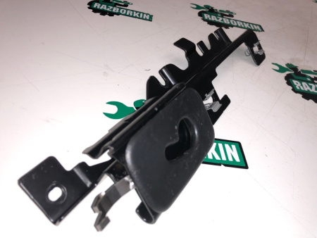 Mercedes-Benz / GLC 250d 4-matic / Кронштейн потолочной ручки