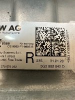 Volkswagen / Golf / Подушка безопасности в колени