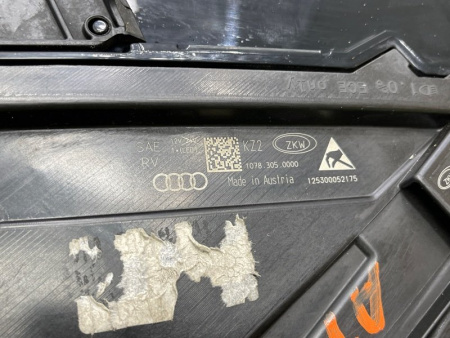 Audi / Q8 / Фара