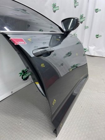 Audi / A6 / Дверь боковая