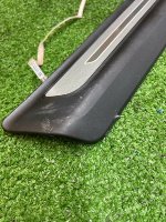 Audi / Q8 / Накладка порога