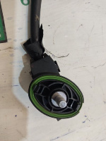 Mercedes-Benz / E-Class / Минусовой провод аккумулятора