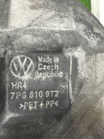 Volkswagen / Touareg / Подкрылок