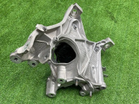 Audi / A4 / Кронштейн подрамника