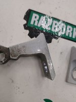 Audi / Q3 / Петля двери