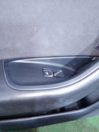 Audi / A6 / Дверь боковая