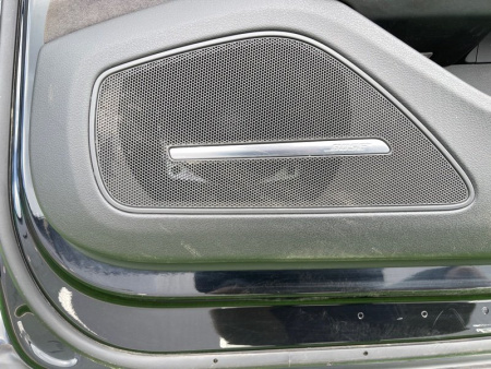 Audi / A8l / Дверь боковая