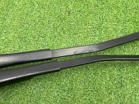 Audi / A4 / Поводок дворников