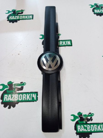 Volkswagen / Touareg / Накладка кабельного канала
