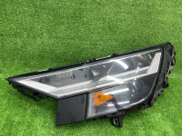 Audi / Q8 / Фара