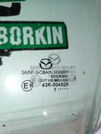 Mazda / 3 / Стекло двери