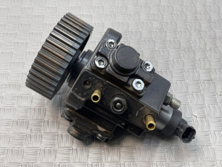 Opel / Insignia / Топливный насос высокого давления