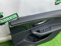Audi / Q8 / Обшивка двери