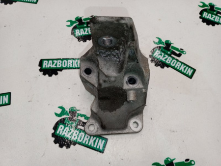 Land Rover / Range Rover Sport / Кронштейн двигателя