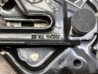 Ford / EXPLORER / Замок капота