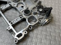 Audi / A6 / Крышка головки блока цилиндров