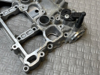 Audi / A6 / Крышка головки блока цилиндров