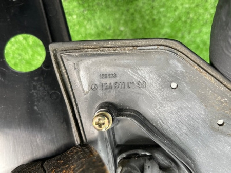 Mercedes-Benz / 190e / Зеркало заднего вида боковое