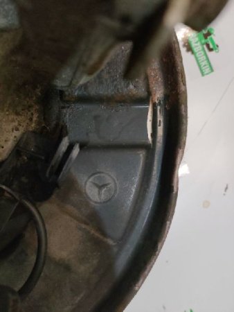 Mercedes-Benz / E-Class / Цапфа