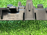 Audi / A6 / Кронштейн крыла