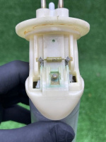 Mercedes-Benz / 190e / Датчик уровня топлива