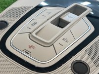 Audi / A6 / Плафон потолка