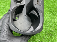 BMW / 3-Series / Подстаканник