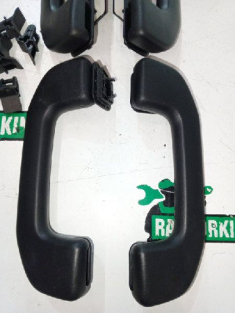 Mercedes-Benz / GLC 250d 4-matic / Ручки потолка