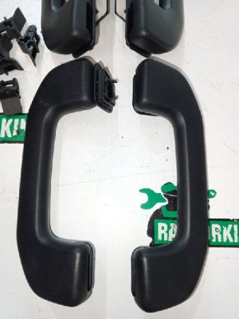 Mercedes-Benz / GLC 250d 4-matic / Ручки потолка