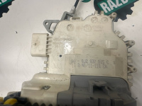 Audi / Q5 / Замок двери