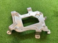 Audi / A6 / Кронштейн