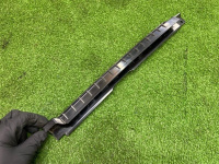 Audi / Q7 / Направляющая стекла двери