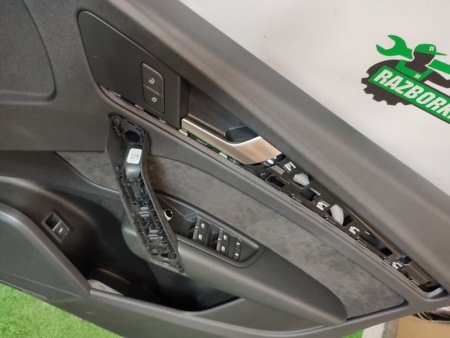 Audi / Q5 / Дверь боковая
