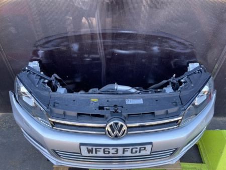 Volkswagen / Touareg / Передняя панель