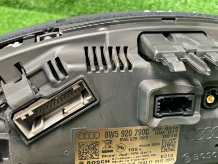 Audi / S5 / Панель приборов