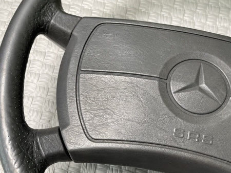 Mercedes-Benz / E-Class / Руль