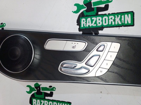 Mercedes-Benz / GLC 250d 4-matic / Декоративная вставка