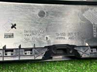 Volkswagen / Golf / Молдинг двери