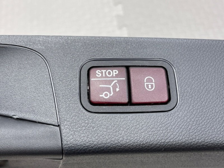 Mercedes-Benz / GLC 250d 4-matic / Кнопка крышки багажника