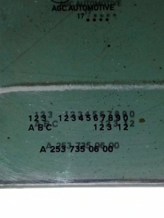 Mercedes-Benz / GLC 250d 4-matic / Стекло двери