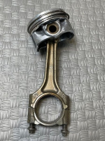 Audi / A6 / Поршень