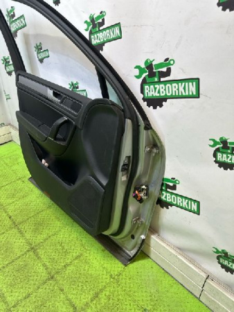 Volkswagen / Touareg / Дверь боковая