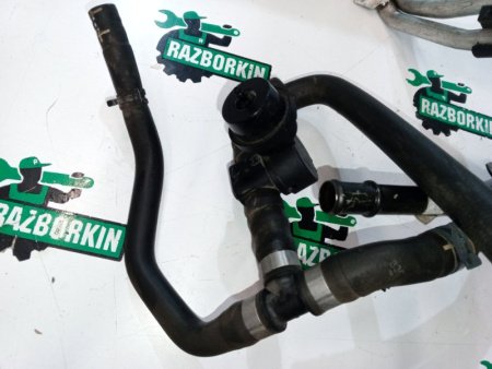 Volkswagen / Touareg / Патрубок охлаждения
