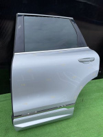 Volkswagen / Touareg / Дверь боковая