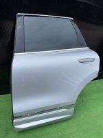 Volkswagen / Touareg / Дверь боковая