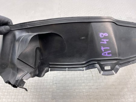 Mercedes-Benz / 190e / Подкрылок