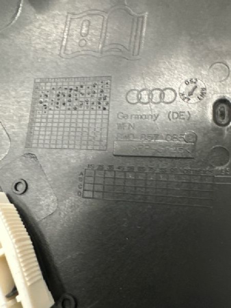 Audi / A5 / накладка торпедо