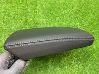 Audi / A5 / Подлокотник